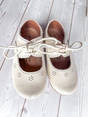 Adelisa & Co. Cream Leather Mary Jane Baby Shoes with Laces